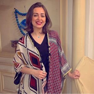 Meet your Posher, Nahla